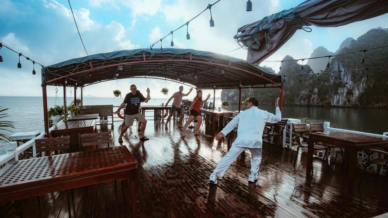 Hotel Renea Cruises Halong Ha Long Exteriér fotografie
