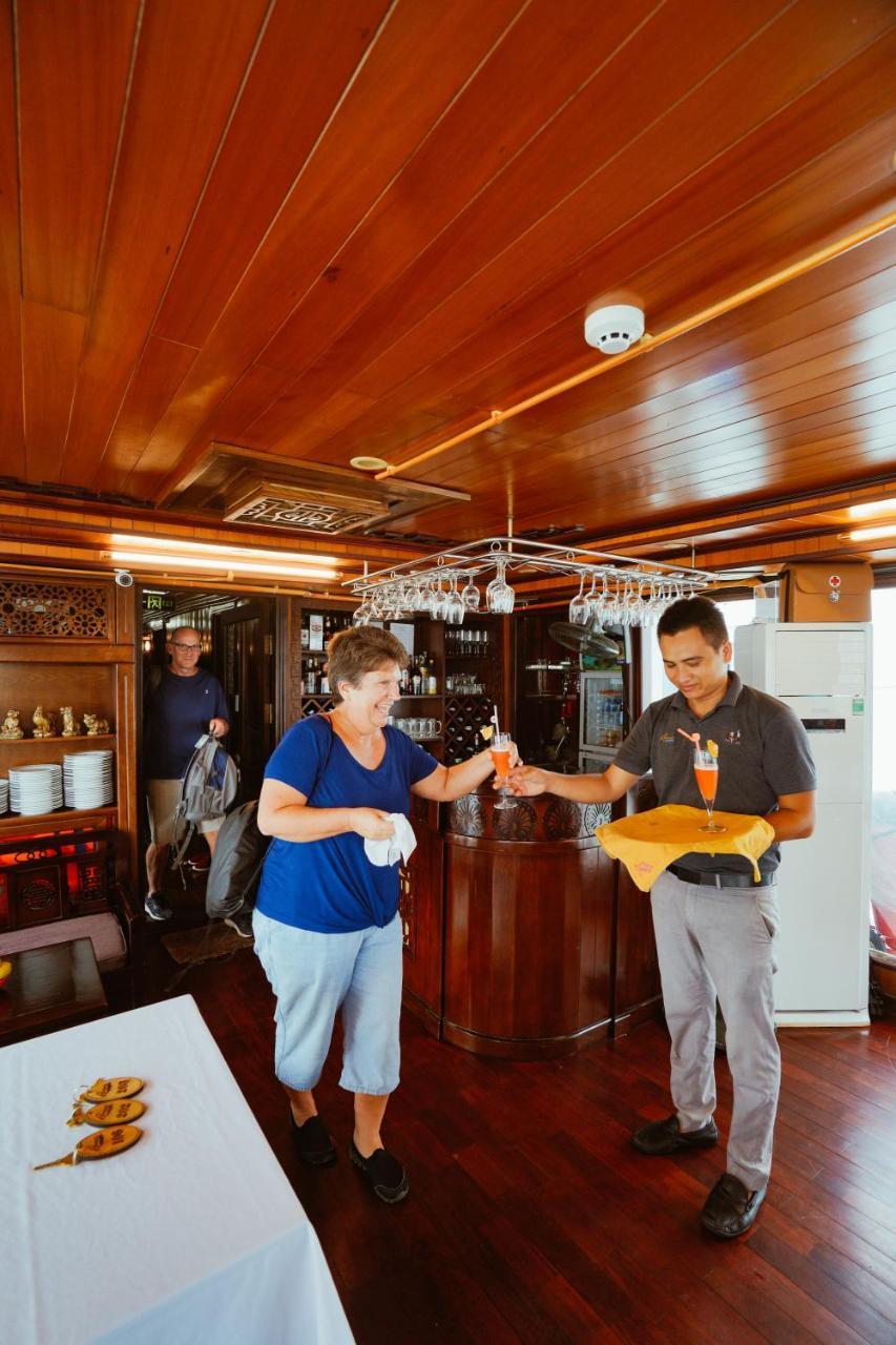 Hotel Renea Cruises Halong Ha Long Exteriér fotografie
