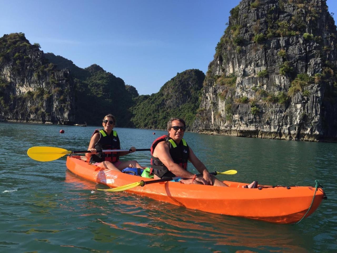 Hotel Renea Cruises Halong Ha Long Exteriér fotografie