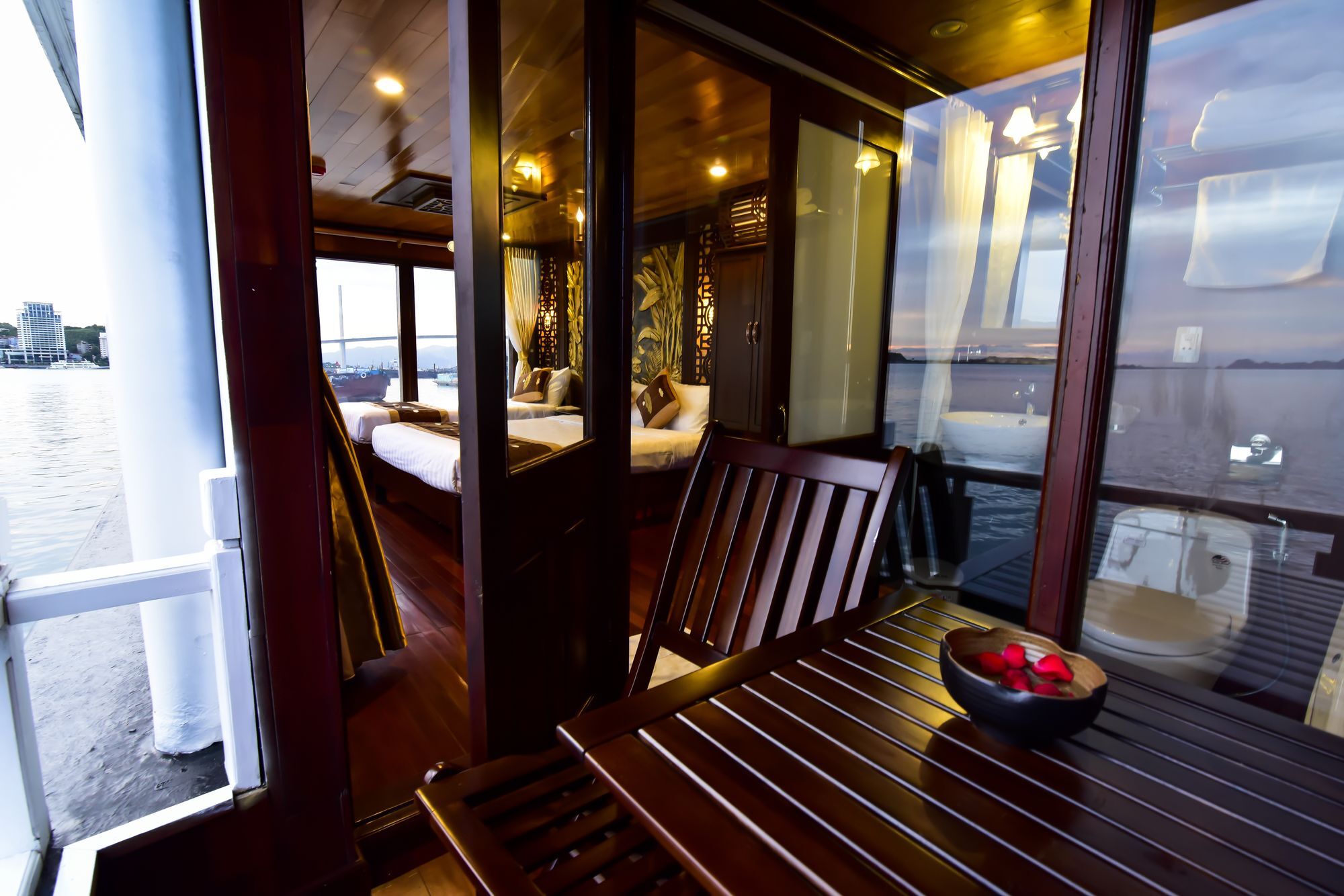 Hotel Renea Cruises Halong Ha Long Exteriér fotografie